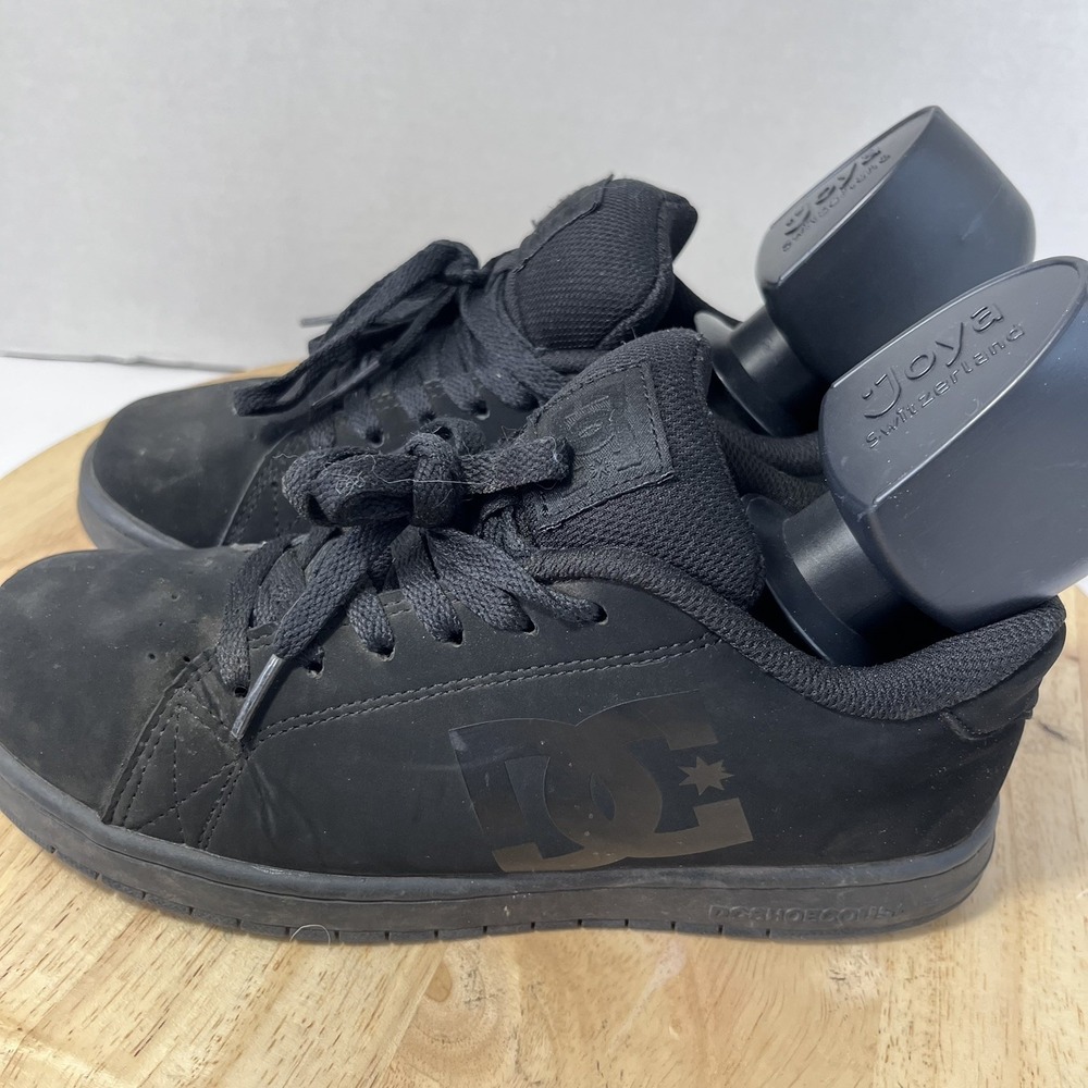 DC Youth Boys Size 6 Gaveler Black Suede Skate Shoes Sneakers Casual Low Top